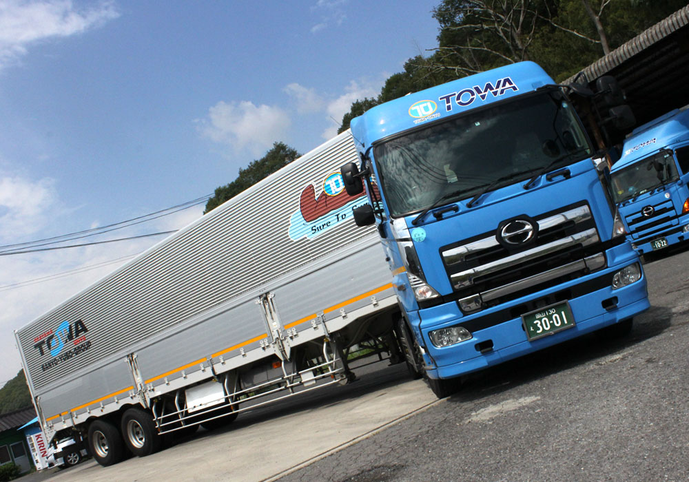 大型トレーラー